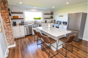 Restored 1940 Farmhouse pic1